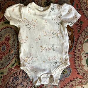 Pehr Organic Cotton Baby Girl Bodysuit Size 6-12 Months